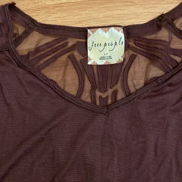 Free People / Gatsby Maroon Embroidered Mesh Back Detail Split Tail Blouse s - Picture 4 of 5